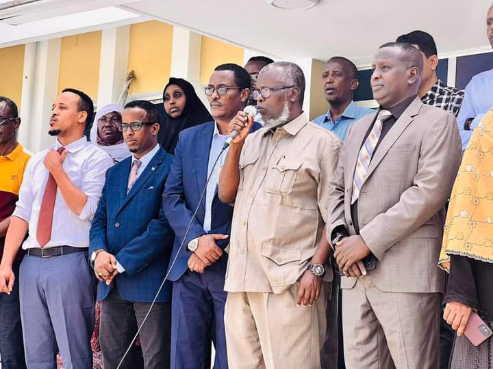 Guddiga shaqaalaha rayidka oo maanta kormeer ku sameeyay qaar ka mid ah wasaaradaha dowladda.