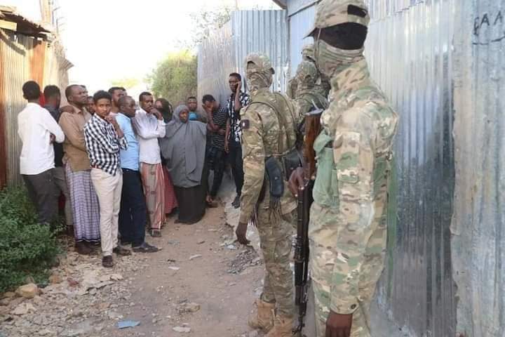 Haweeney lagu magacaabo Aamino Maxamuud ayaa meydkeeda galabta laga soo saaray Suuliga xaafad ka tirsan magaalada Baydhabo.