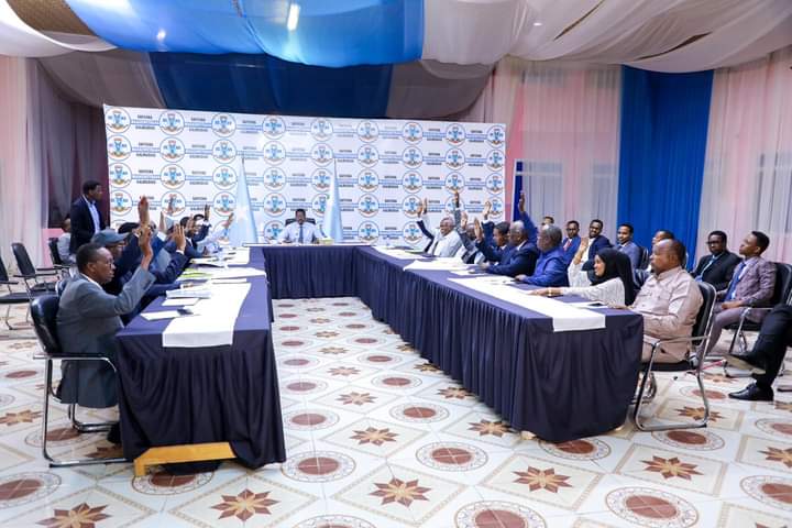 Madaxweynaha maamulka Galmudug oo caawa guddomiyey kulan ay yesheen Golaha Wasiirada Maamulkaas .