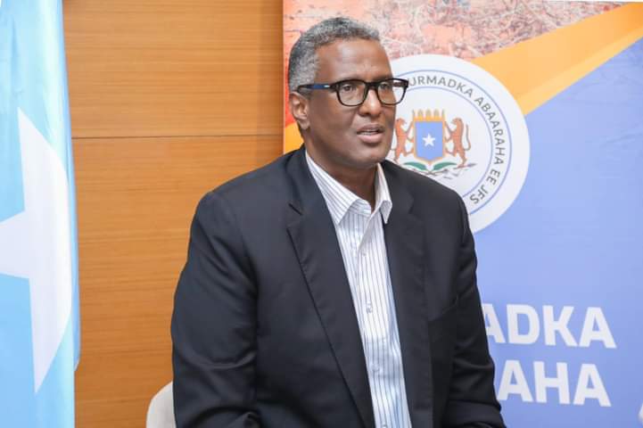 Ergeyga gaarka ah ee Arrimaha Bani’aadannimada iyo Gurmadka Abaaraha oo kulan la qaatay madaxda ugu saraysa ha’yadaha Qaramada Midoobay ee Soomaaliya ka hawl-gala.