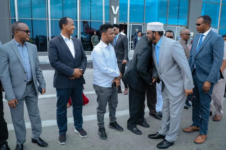 Madaxweynaha maamulka Jubbaland oo Muqdisho soo gaaray.