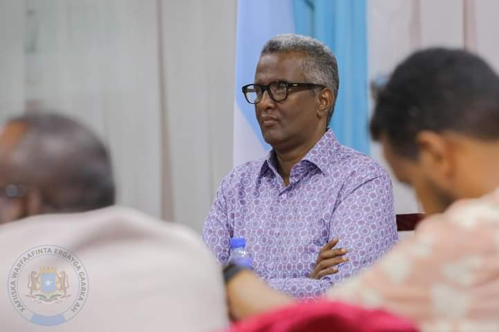 Ergeyga gaarka ah ee Madaxweynaha JFS u qaabilsan arrimaha Abaaraha oo caawa la kulmay dhallinyaro u dhaqdhaqaaqda gurmadka abaaraha iyo maaraynta masiibooyinka.