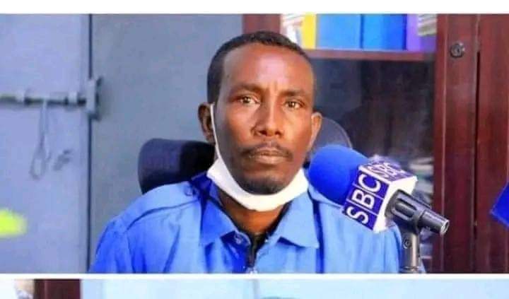 Taliyihii Saldhiga Booliska magaaladda Qardho oo ladilay