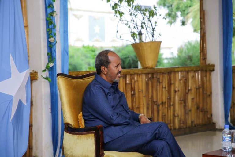 MADAXWEYNE XASAN SHEEKH OO BOOQASHO RASMI AH UGU AMBABAXAY DALKA TURKIGA.