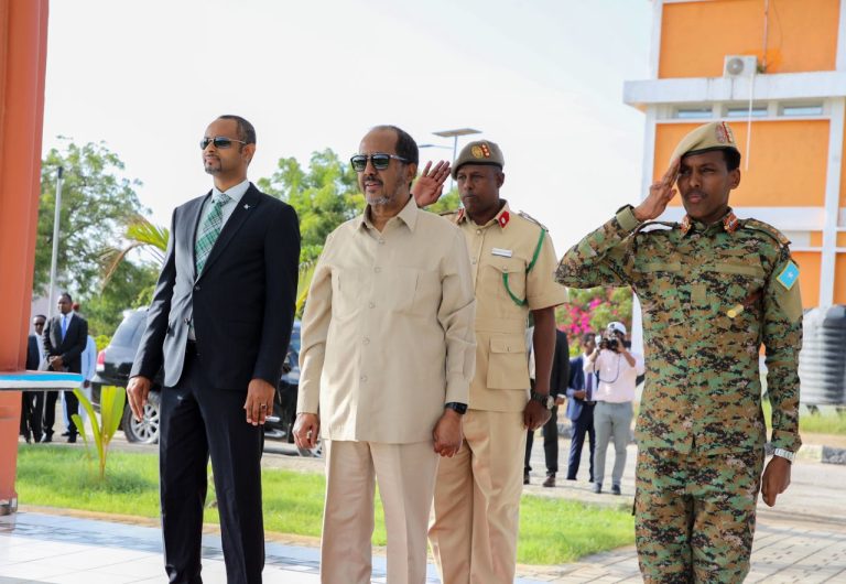 Madaxweyne Hassan sheikh Maxamuud  ooo maanta Kormeer ku tagay Wasaaradda Gaashaandhiga.