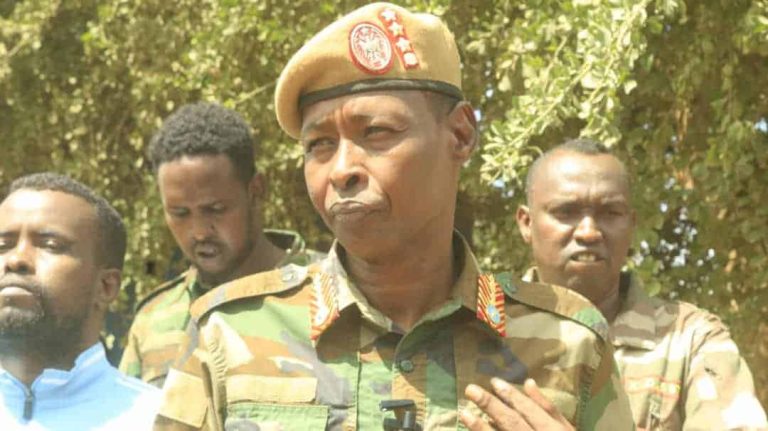 Taliyihii hore ee qeybta 27-aad ee Ciidanka xoogga dalka Janaraal axmad Tareedisho oo bogaadiyey howlgalkii dadka is abaabulay ay ku dileen Xubno katirsan Argagixisada Al-shabaab
