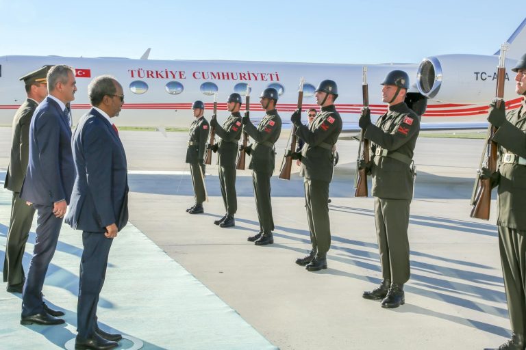 Wafdi uu hoggaaminayo Madaxweynaha Jamhuuriyadda Federaalka Soomaaliya oo  gaaray magaalada Ankara ee caasimadda wadanka Turkiga