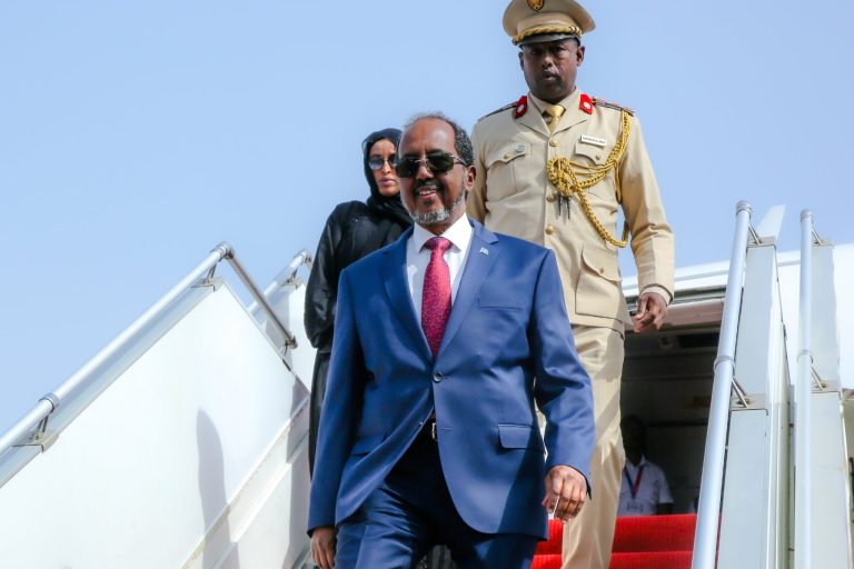 Madaxweyne  Hassan sheikh maxamuud oo maanta gaaray dalka Jabuuti