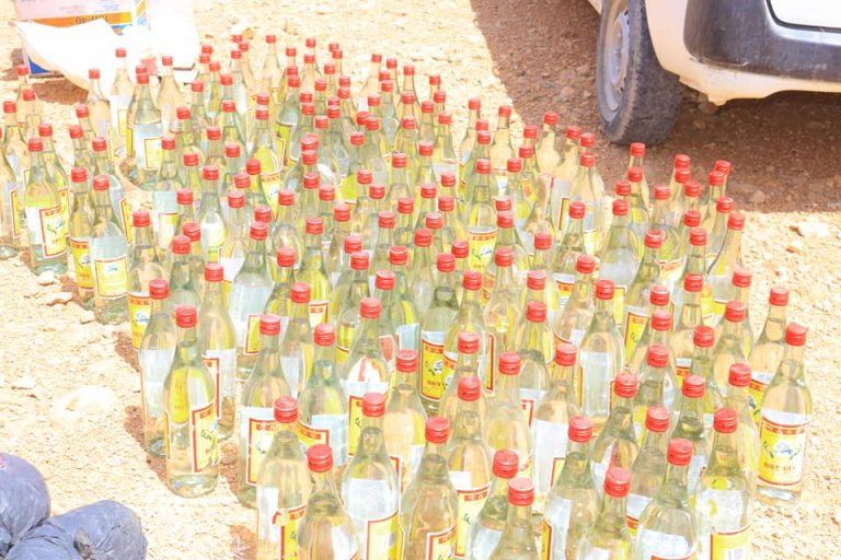 Taliska qaybta booliska gobolka Nugaal oo Burburiyey  Khamri iyo Xashiish tiro badan oo Maxkamadda Garowe horay u xukuntay