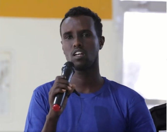 Maxkamadeynta Askari loo heysto dilka Sarkaal iyo  Walaashiis oo bilaabatay degmada cabudwaaq