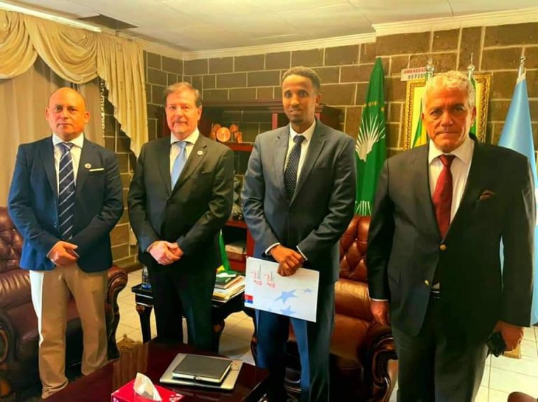 Wadan Dhaca Qaaradda America Oo Codsi Usoo Diray Soomaaliya +SAWIRO.