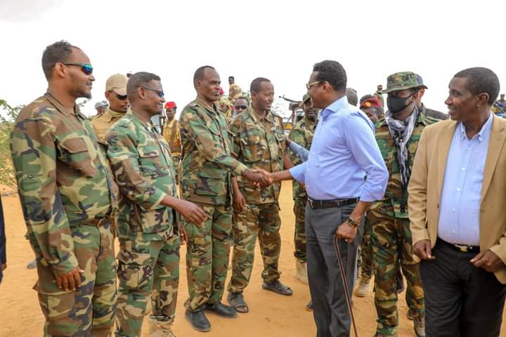 (SAWIRO)Madaxweyne Qoor-qoor oo booqasho ku tagay xerada ciidamada Daraawiishta Galmudug ee ku taalla degmada Wisil ee gobolka Mudug