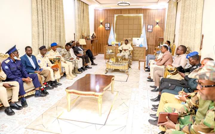 Madaxweynaha Galmudug oo Guddoomiyey shir looga hadlayey amniga deegaanada  maamulkaas