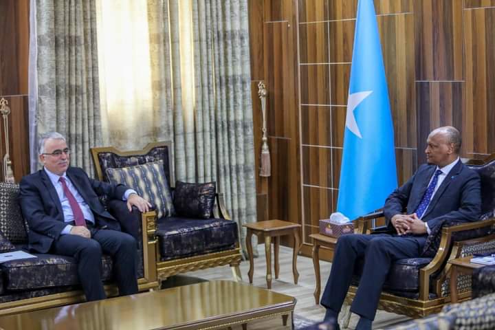 Ra’iisul Wasaare ku xigeenka Dalka oo la kulmay Safiirka Turkiga u fadhiya Soomaaliya