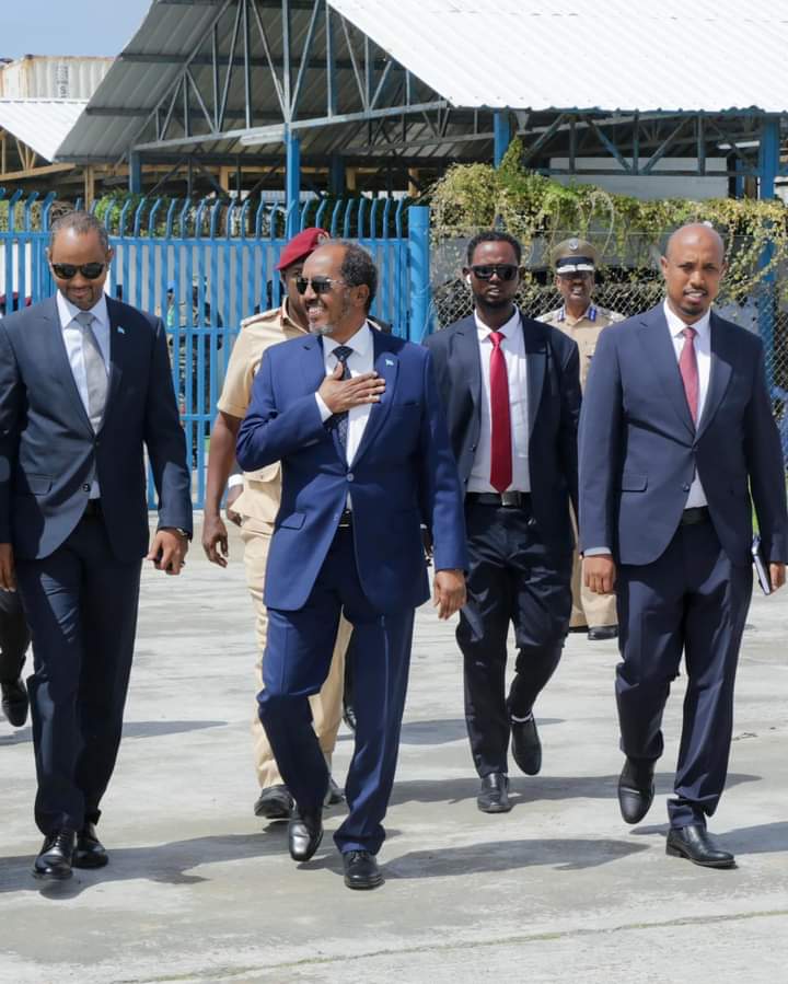 Madaxweyne Hassan sheikh Maxamuud oo Booqasho rasmi ah ugu Amba-baxay Dalka Masar