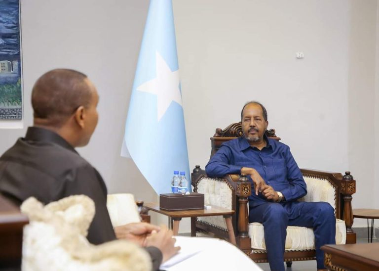 Madaxweynaha iyo Reyasul Wasaaraha Qaranka oo Wadatashi ka Yeeshay Dhismaha Xukuumadd.