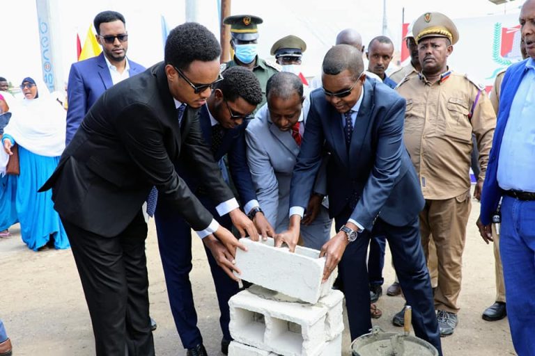 Guddoomiyaha Gobolka Banaadir Ahna Duqa Muqdisho oo digniin adag diray