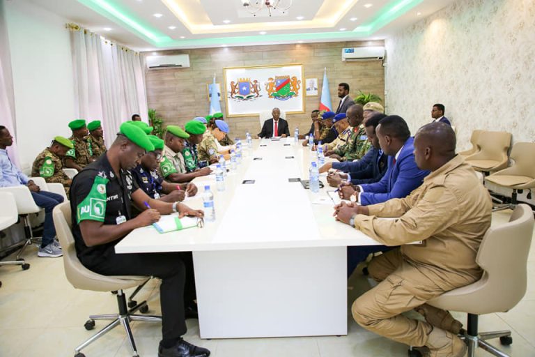 Madaxweynaha Koonfur Galbeed oo saraakisha amniga kala hadlay adkeynta amniga Maamulkaas