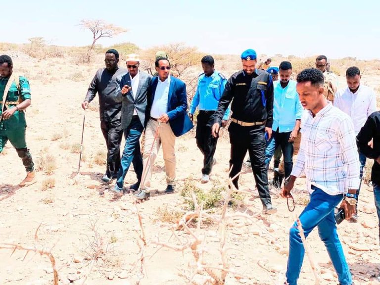 Gudoomiyaasha Gobolka Mudug  oo Fuliyay Howlgal Wadajir ah.(SAWIRO).