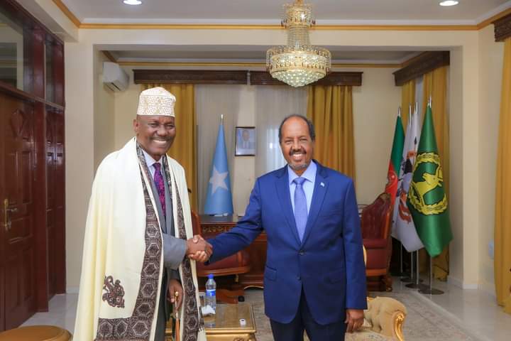 MADAXWEYNE XASAN SHEEKH OO KULAN SAGOOTIN AH LA QAATAY DANJIRAHA KENYA EE SOOMAALIYA