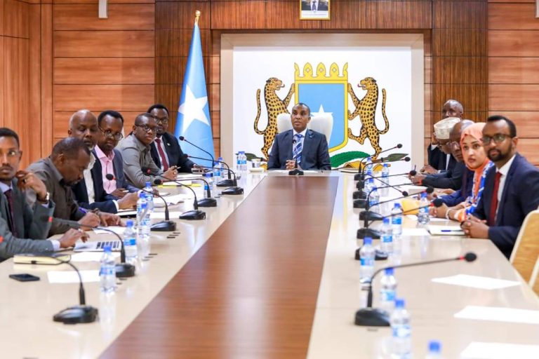 RW Xamse Oo Kulankii Ugu Horeeyayq La Qaatay Guddiga Gurmadka Abaaraha.