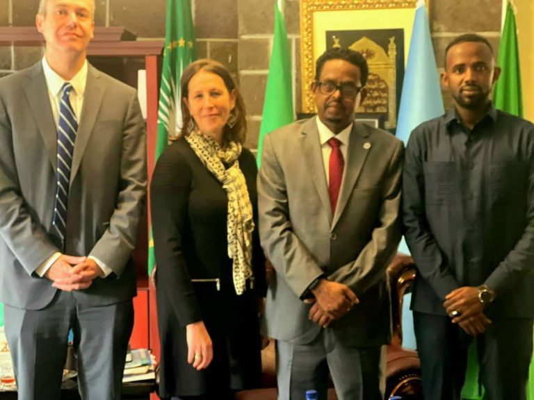 Dawladaha Soomaaliya iyo Maraykanka oo ka Wada Hadlay Xoojinta Xiriika Diplomaasiyadeed ee Labada Dal