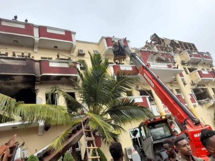 [DHAGEYSO]Taliyaha Booliska Soomaaliya oo ku dhawaaqay in la soo afjaray weerarkii Hotelka Xayaat