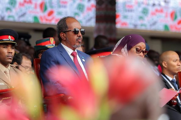 Madaxweyne Xasan Sheekh oo kaga qeyb galay Xafladda caleemo-saarka Madaxweynaha cusub ee dalka Kenya Mudane William Samoei Ruto