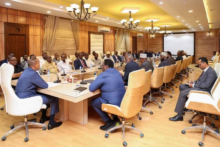 Ra’iisul Wasaare Hamse oo kulan la yeeshay ganacsatada Soomaaliyeed