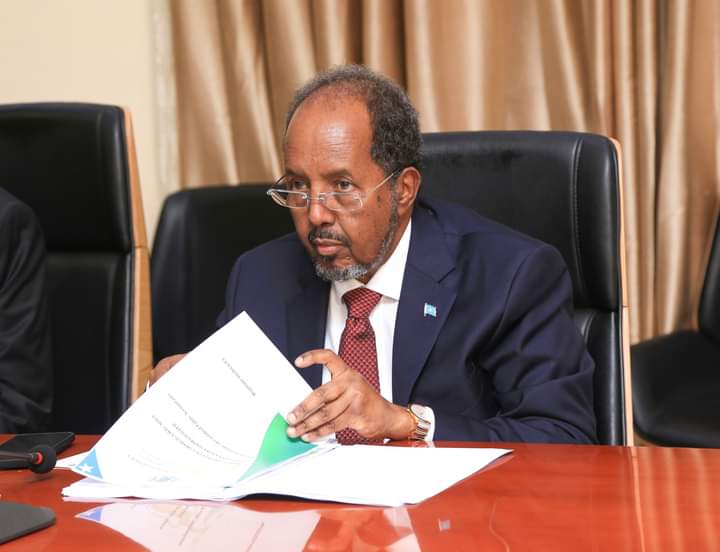 Madaxweyne Xasan sheekh oo  kulan la qaatay Hantidhawraha Guud ee Qaranka iyo Xubno katirsan Hay’adda Xisaabiyeyaasha Soomaaliyeed (SICPA)