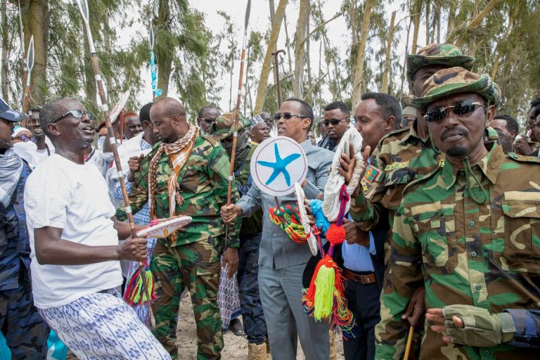 Madaxweynaha Hiirshabelle oo Gaaray degmo Xeebeedka Cadale ee Gobolka Shabeellaha Dhexe