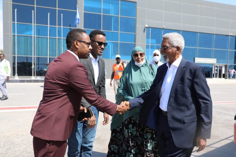 Guddoomiyaha Aqalka Sare oo dalka dib ugu soo laabtay kadib safar uu ku tegay dalka Turkiga.