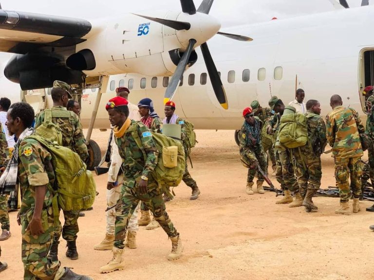 Ciidamo Cusub Oo Gaaray  degmada ceelberde gobolka bakool. (Sawiro).