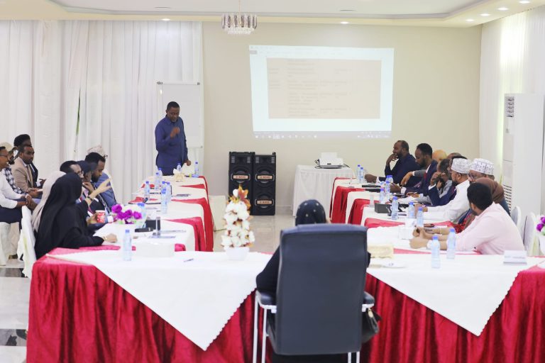 [DAAWO] Shirka Guddiga Joogtada ah ee Golaha Shacabka oo weli ka socda Magaaladda Garoowe