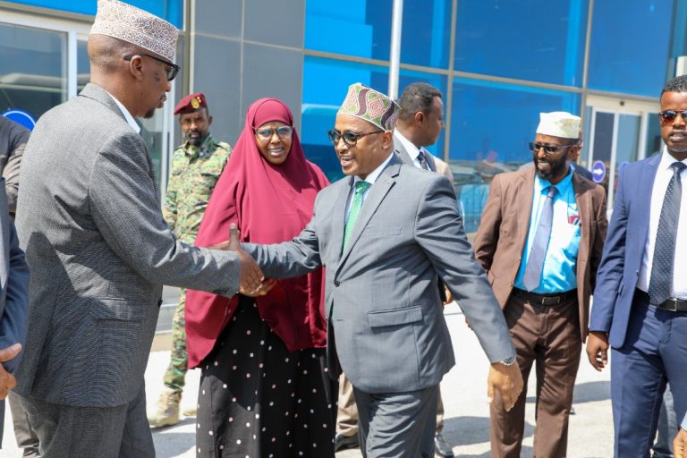 Guddooomiyaha Baarlamaanka Puntland oo Muqdisho soo gaaray