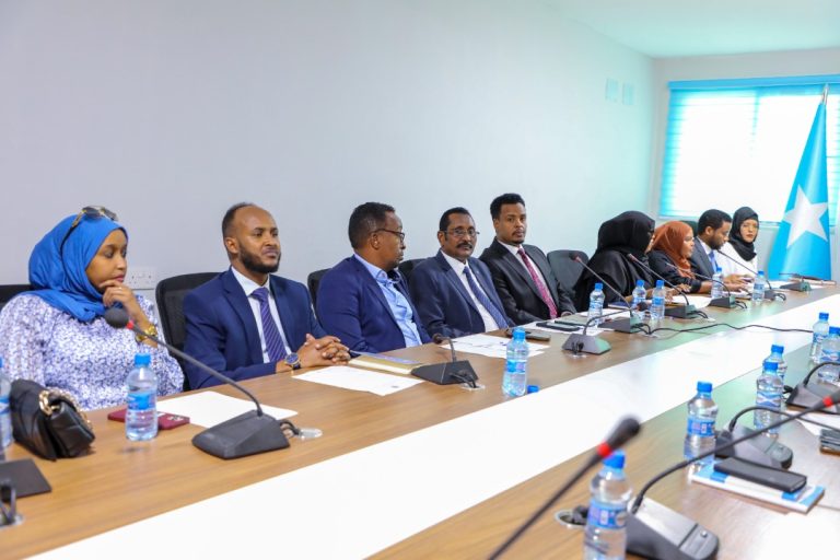 Guddoomiyaha Golaha Shacabka BFS  ayaa maanta shir guddoomiyay kulanka Guddiga Joogtada ah ee Golaha Shacabka