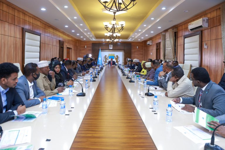 Golaha Wasiirada Xukumadda Federaalka Soomaaliya oo Caawa meel mariyey  Miisaaniyadda Dowladda ee 2023 oo ka kooban Dakhli gudaha ah iyo Deeq taas oo gaareysa $967.7 Milyan oo Dollar