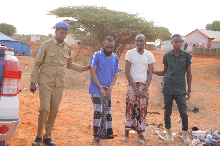 SAWIRRO] Askar Hore Dil uGeysatay Oo Lagu Toogtay Magaalada Kismaayo