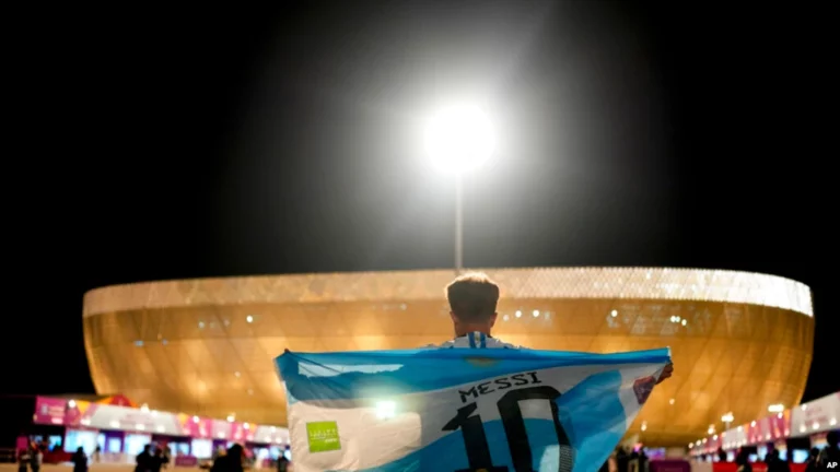 Suxufi geeriyooday xilli uu tebinayay ciyaartii Argentina iyo Netherlands