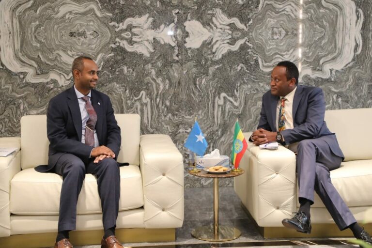 Waasiirka Gaashaandhigga XF oo la kulmay dhiggiisa Dalka Ethiopia