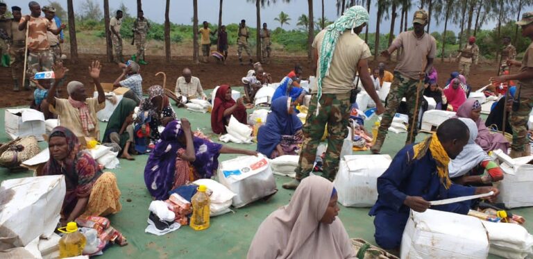 Kumaandooska Gor-gor, oo maanta deeq raashin ah gaarsiiyay qaar ka mid ah bulshada danyarta ah ee ku dhaqan degmada Aw-dheegle ee gobolka Sh/hoose