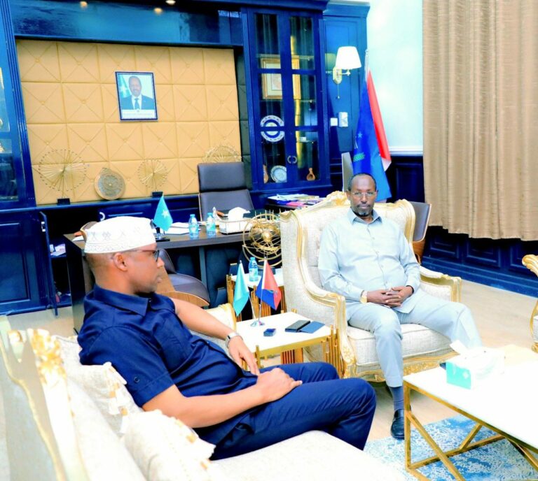 Guddoomiye Madaale oo la kulmay Duqa Caasimadda Dhuusa-Mareeb ee Xarunta Dowlad Goboleedka Galmudug