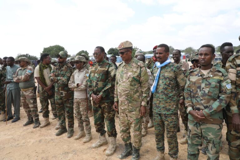 Wafdi uu Hoggaaminayo Taliyaha ciidanka xoogga dalka oo Gaaray Deegaanka Al-kowsar