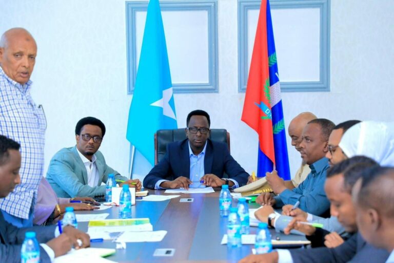 Guddoomiye ku-xigeenka Amniga iyo Siyaasada Maamulka Gobolka Banaadir oo Guddoomiyey Kulanka degmooyinka Gobolka