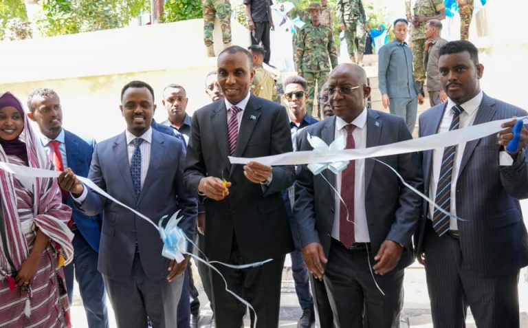 [DAAWO] Ra’iisul wasaaraha XFS oo Kormeeray Wasaaradda Warfaafinta xarigana ka jaray dhismaha cusub ee Wakaaladda Wararka Qaranka Soomaaliyeed {SONNA}