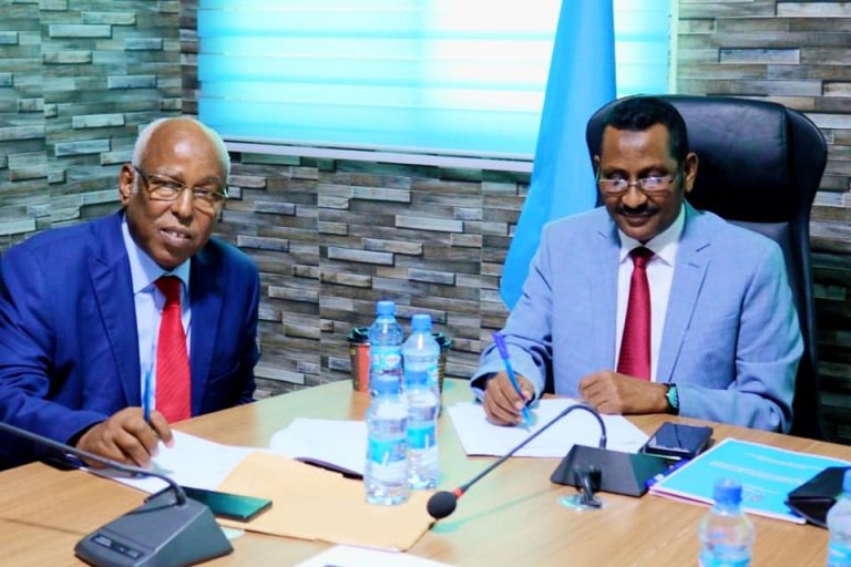 Guddiga Arrimaha Gudaha, Maamuladda Gobollada iyo Amniga Ee Golaha Shacabka BJFS, Ayaa kulan ku yeeshay. Xarrunta Guddiyada ee Villa Hargeysa.