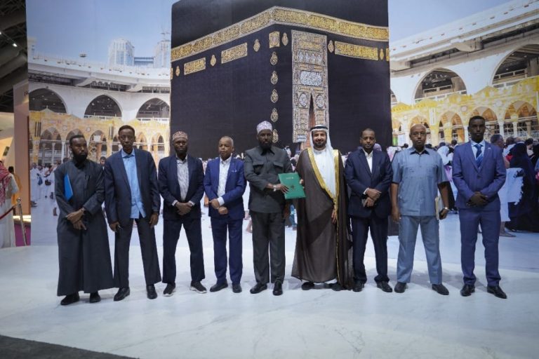 Wasiir Mukhtaar Roobow oo Heshiis la Saxiixday Dowladda Sacuudiga