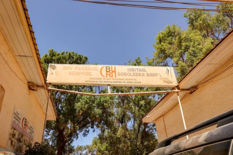 MADAXWEYNE XASAN SHEEKH OO KORMEERAY HOSBITALKA GOBOLKA BAAY IYO GOOBO BARAKACAYAAL