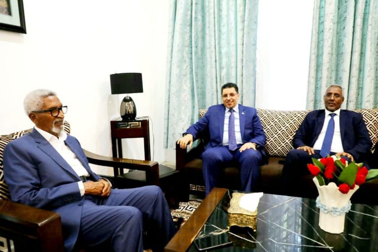 Guddoomiyaha Aqalka Sare ee BFS oo qaabilay Wasiirka Arrimaha Dibadda iyo Jaaliyadaha ee dalka Yemen oo booqasho ku jooga Dalka