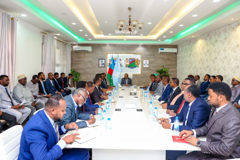 Madaxweynaha JFS Mudane Xasan Sheekh Maxamuud oo guddoomiyey Shir looga hadlay dib u heshiisiinta iyo xoreynta deegaannada Koonfur-galbeed